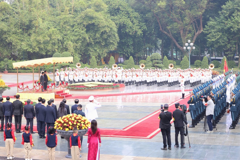Chủ tịch nước Lương Cường đón Quốc vương Brunei Darussalam Haji Hassanal Bolkiah - Ảnh VGP/Nhật Bắc Chủ tịch nước Lương Cường đón Quốc vương Brunei Darussalam Haji Hassanal Bolkiah - Ảnh VGP/Nhật Bắc