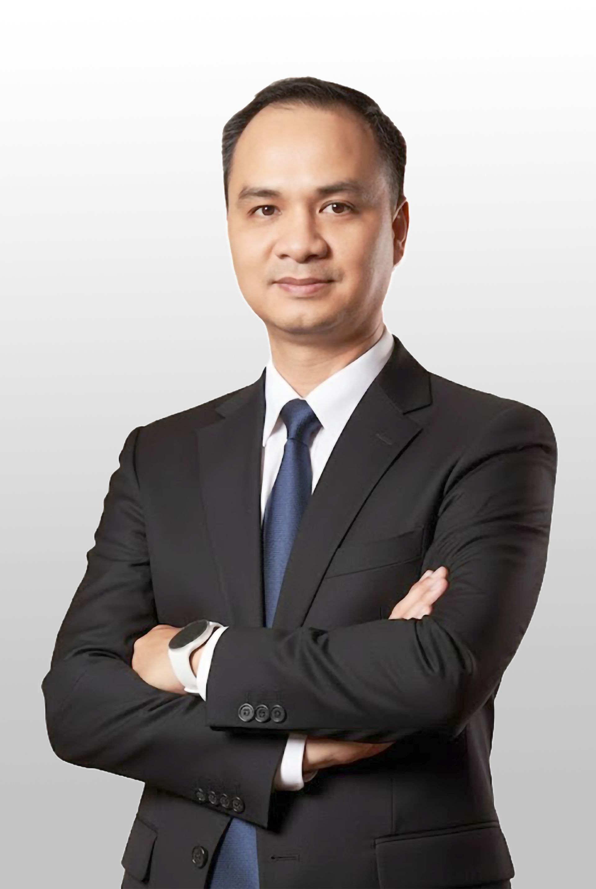 Phó Tổng Giám đốc Nguyễn Hoàng Giang đã có thành tích lớn trong việc cải tiến quy trình, tiêu chuẩn chất lượng, nâng cao hiệu suất vận hành. (Ảnh: chinhphu.vn) Phó Tổng Giám đốc Nguyễn Hoàng Giang đã có thành tích lớn trong việc cải tiến quy trình, tiêu chuẩn chất lượng, nâng cao hiệu suất vận hành. (Ảnh: chinhphu.vn)