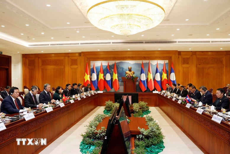 Tổng Bí thư Tô Lâm và Chủ tịch Quốc hội Lào bày tỏ vui mừng chứng kiến quan hệ hợp tác hết sức chặt chẽ, hiệu quả giữa Quốc hội hai nước