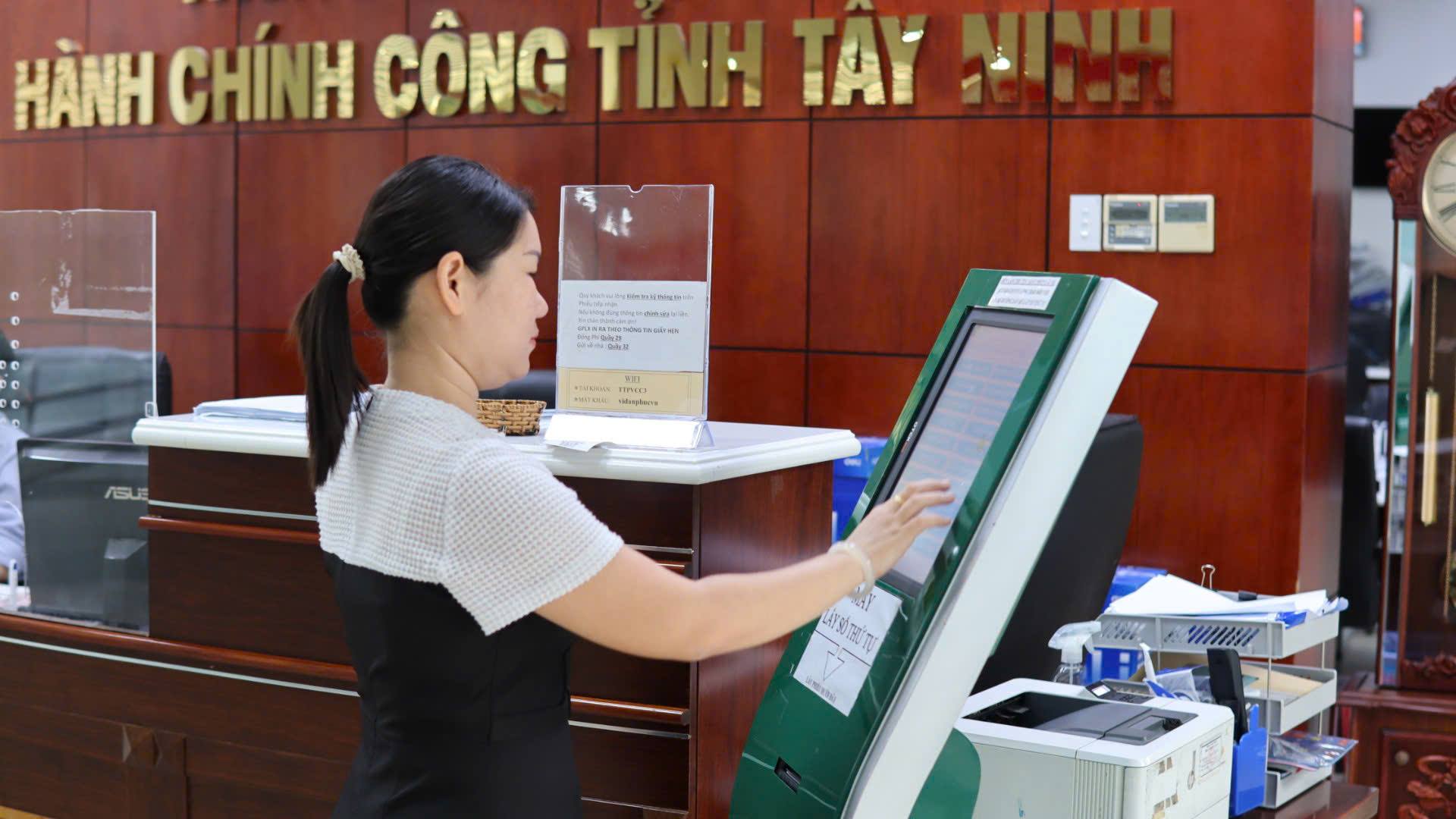 Tây Ninh công bố Chỉ số SIPAS 2025: Chất lượng phục vụ hành chính tiếp tục cải thiện Tây Ninh công bố Chỉ số SIPAS 2025: Chất lượng phục vụ hành chính tiếp tục cải thiện