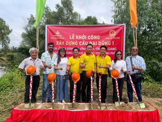 Đại Dũng vừa khởi công xây dựng cầu bê tông kiên cố nối đôi bờ tại điểm ấp Ba Đình và ấp Bình Hòa (An Giang) Đại Dũng vừa khởi công xây dựng cầu bê tông kiên cố nối đôi bờ tại điểm ấp Ba Đình và ấp Bình Hòa (An Giang)