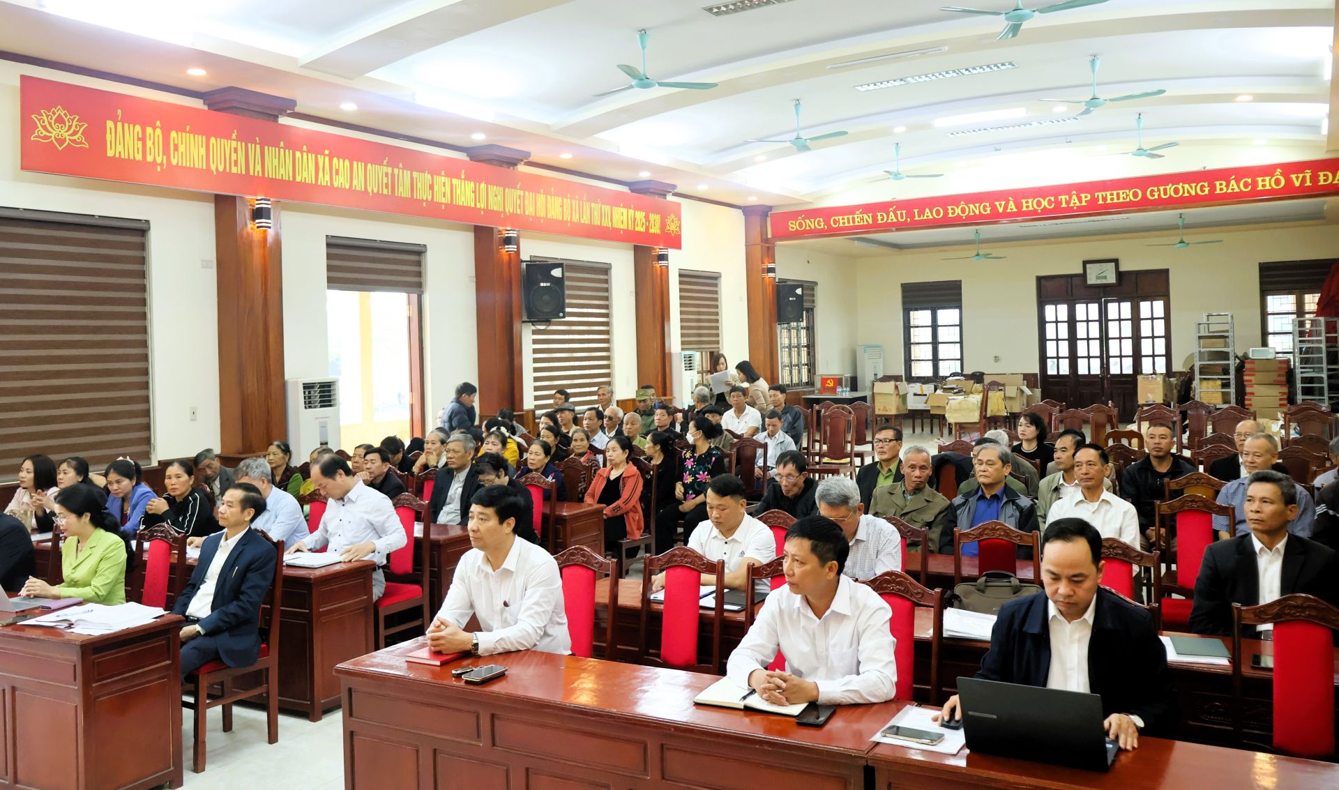 HĐND phường Việt Hòa tổ chức Hội nghị tiếp xúc cử tri chuẩn bị kỳ họp thường lệ cuối năm 2025