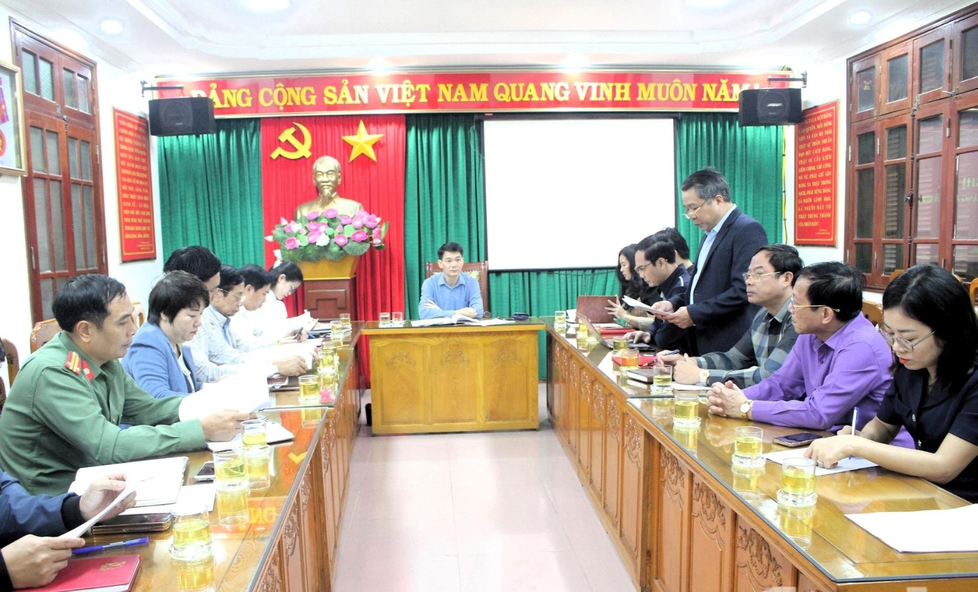 Ban Tuyên giáo và Dân vận Ninh Bình tổ chức giao ban báo chí, định hướng công tác tuyên truyền trên địa bàn