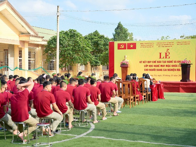 Quảng Trị khai giảng lớp nghề may cho học viên cai nghiện, mở rộng cơ hội lập nghiệp, tái hòa nhập cộng đồng.