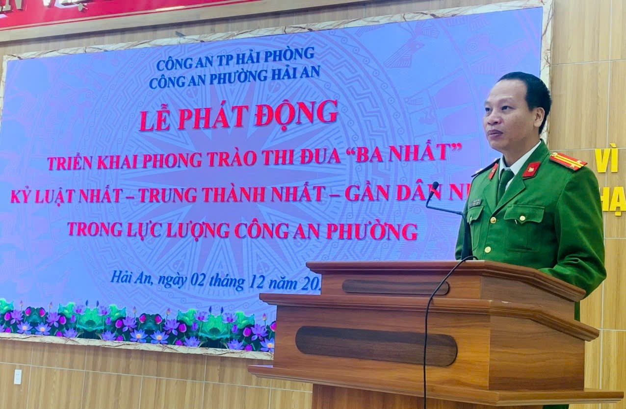 Trung tá Đặng Thế Vĩnh - Trưởng Công an phường Hải An phát động phong trào thi đua Ba nhất. Trung tá Đặng Thế Vĩnh - Trưởng Công an phường Hải An phát động phong trào thi đua Ba nhất.