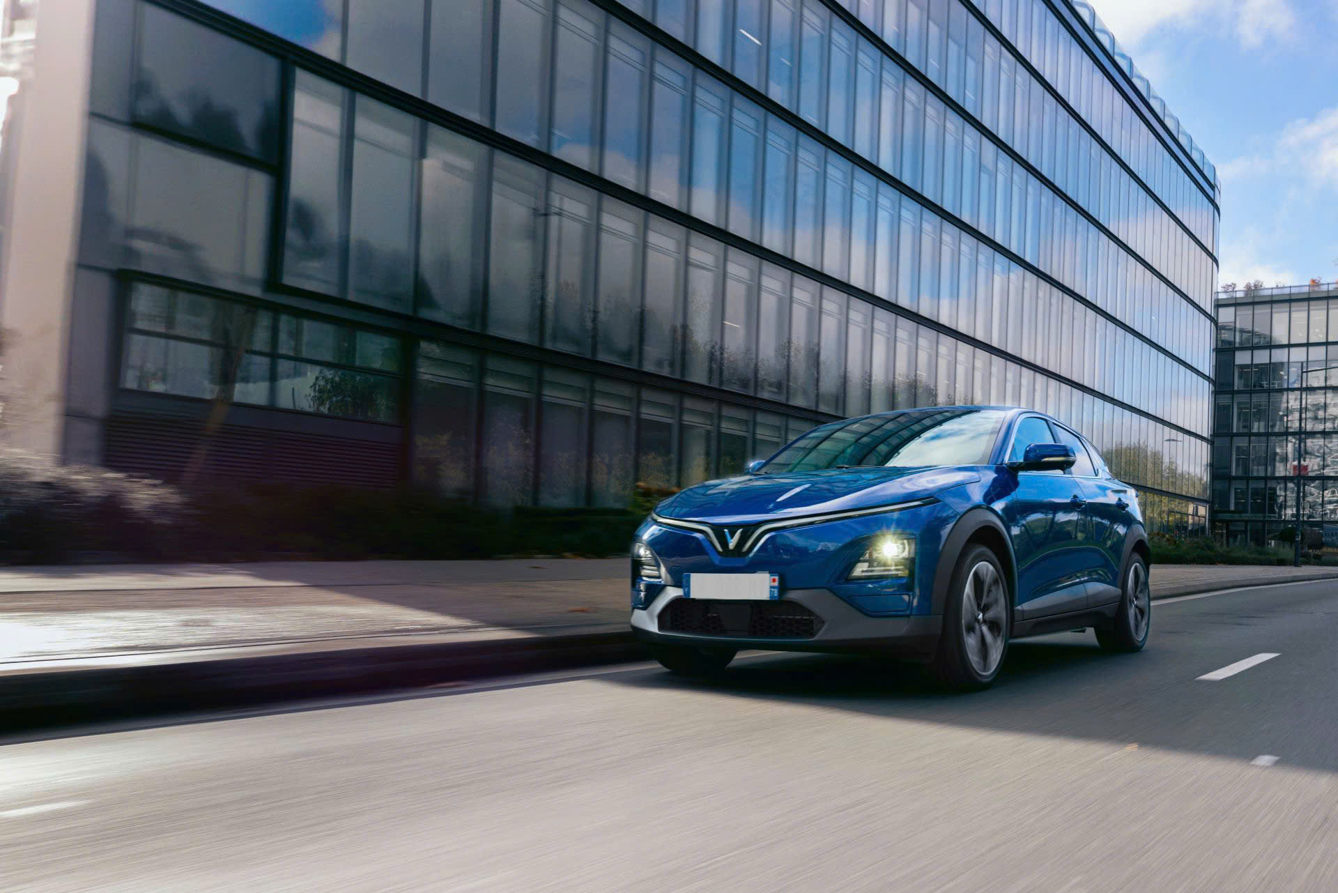 VinFast VF 6 - Món hời xe gầm cao tầm giá 700 triệu đồng