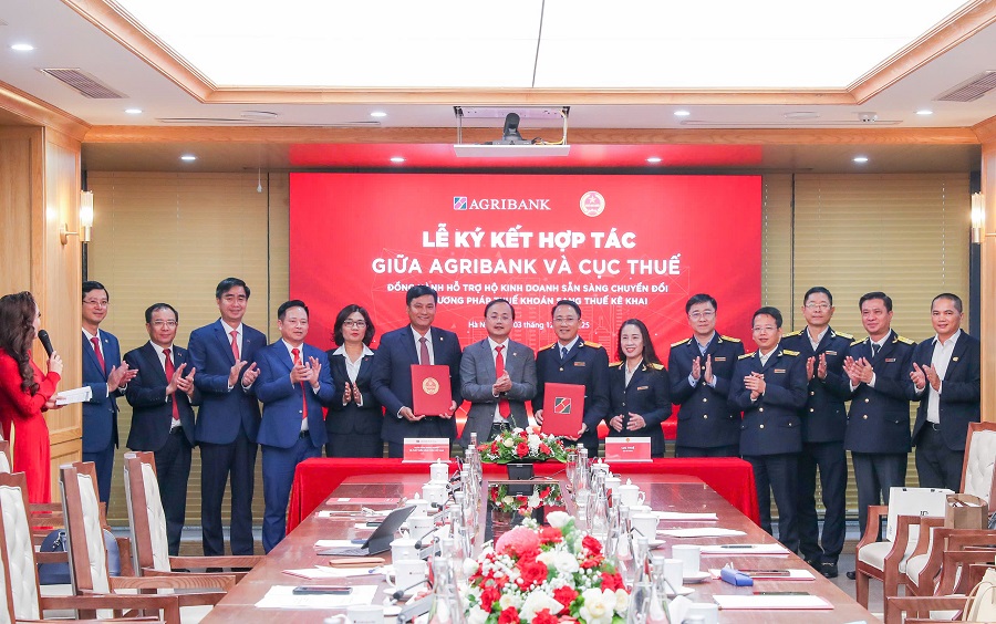 Agribank và Cục Thuế ký kết hợp tác hỗ trợ hộ kinh doanh chuyển đổi sang thuế kê khai