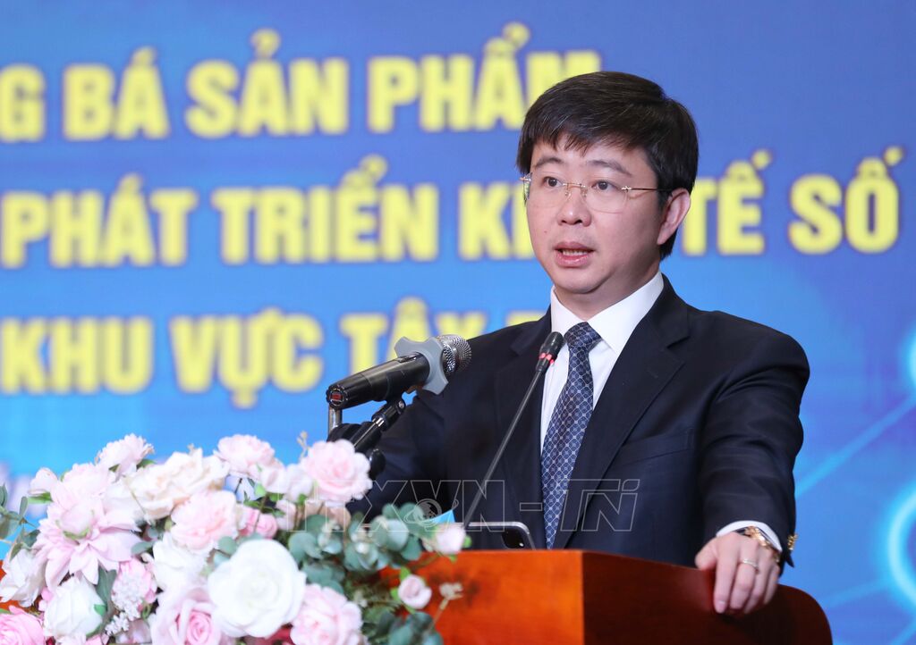 Thứ trưởng Bộ Khoa học và Công nghệ Bùi Hoàng Phương phát biểu tại Hội thảo.