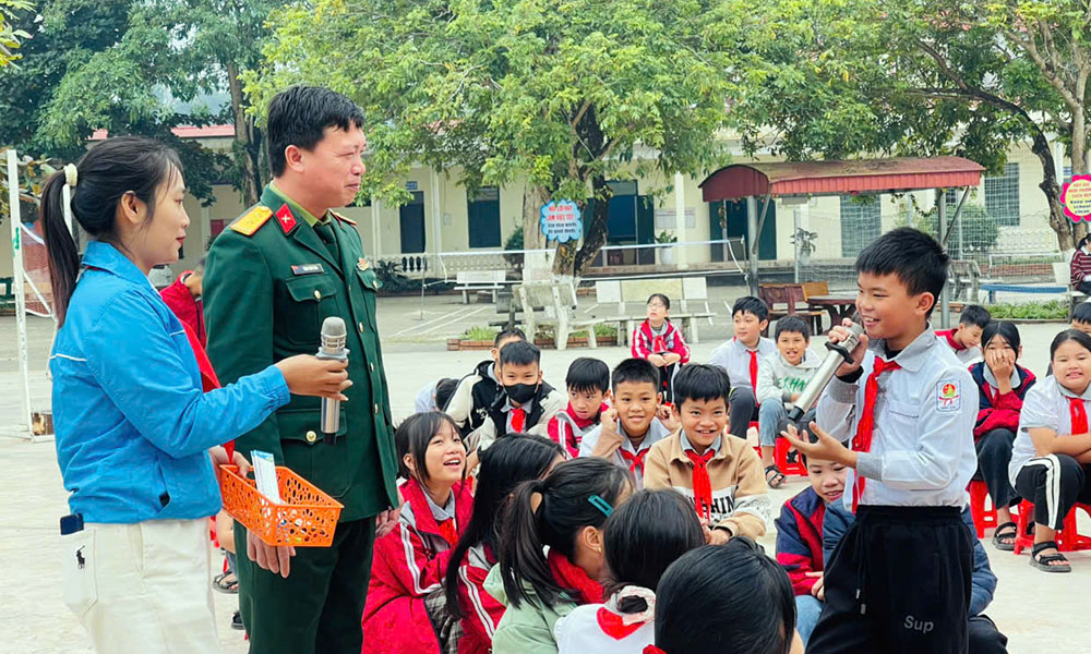 Bắc Ninh: Tuyên truyền truyền thống Quân đội nhân dân Việt Nam cho học sinh