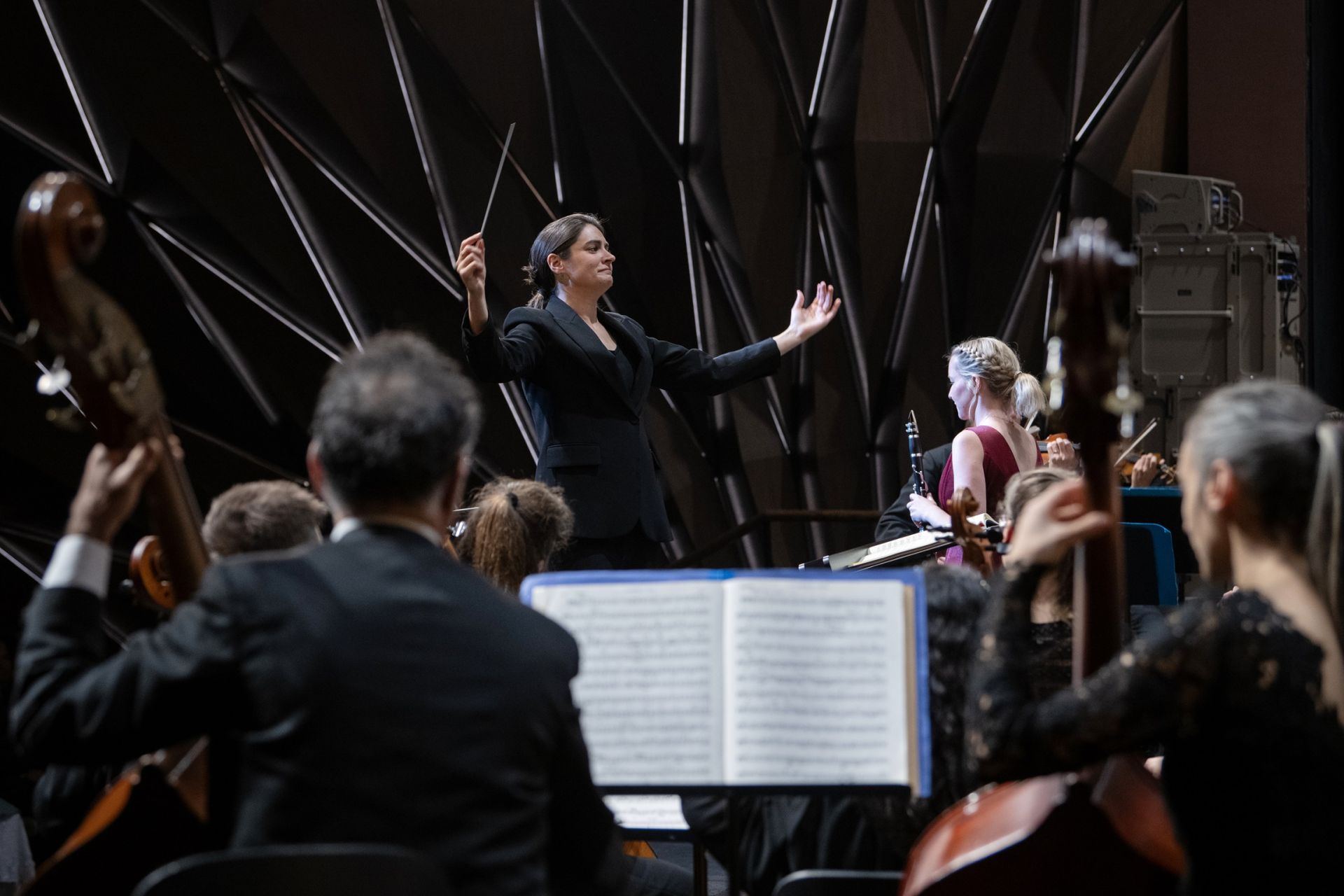 Nhạc trưởng Sophie Dervaux