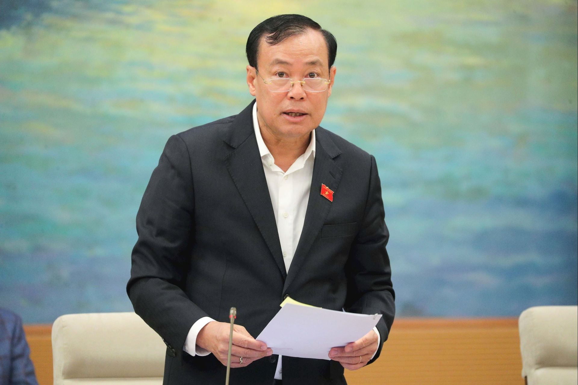 Chủ nhiệm Ủy ban Quốc phòng, An ninh và Đối ngoại, Thượng tướng Lê Tấn Tới trình bày Báo cáo tóm tắt thẩm tra dự án Pháp lệnh Chủ nhiệm Ủy ban Quốc phòng, An ninh và Đối ngoại, Thượng tướng Lê Tấn Tới trình bày Báo cáo tóm tắt thẩm tra dự án Pháp lệnh