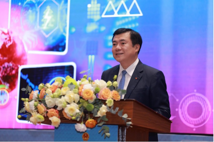 Thứ trưởng Bộ Công Thương Nguyễn Sinh Nhật Tân