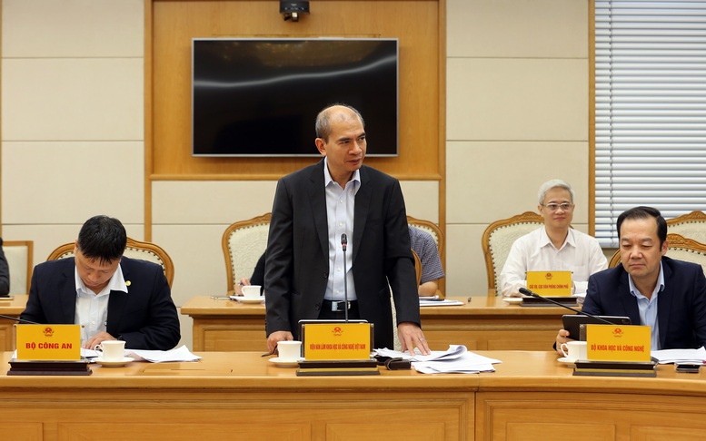 Đại diện Viện H&agrave;n l&acirc;m Khoa học v&agrave; C&ocirc;ng nghệ Việt Nam ph&aacute;t biểu - Ảnh: VGP/Minh Kh&ocirc;i