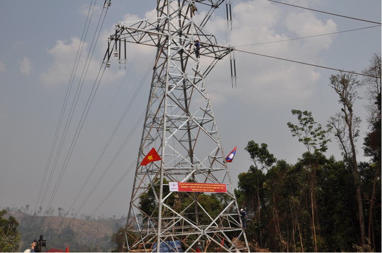 Đường dây 220kV Xekaman - Pleiku2 truyền tải điện từ Lào về Việt Nam