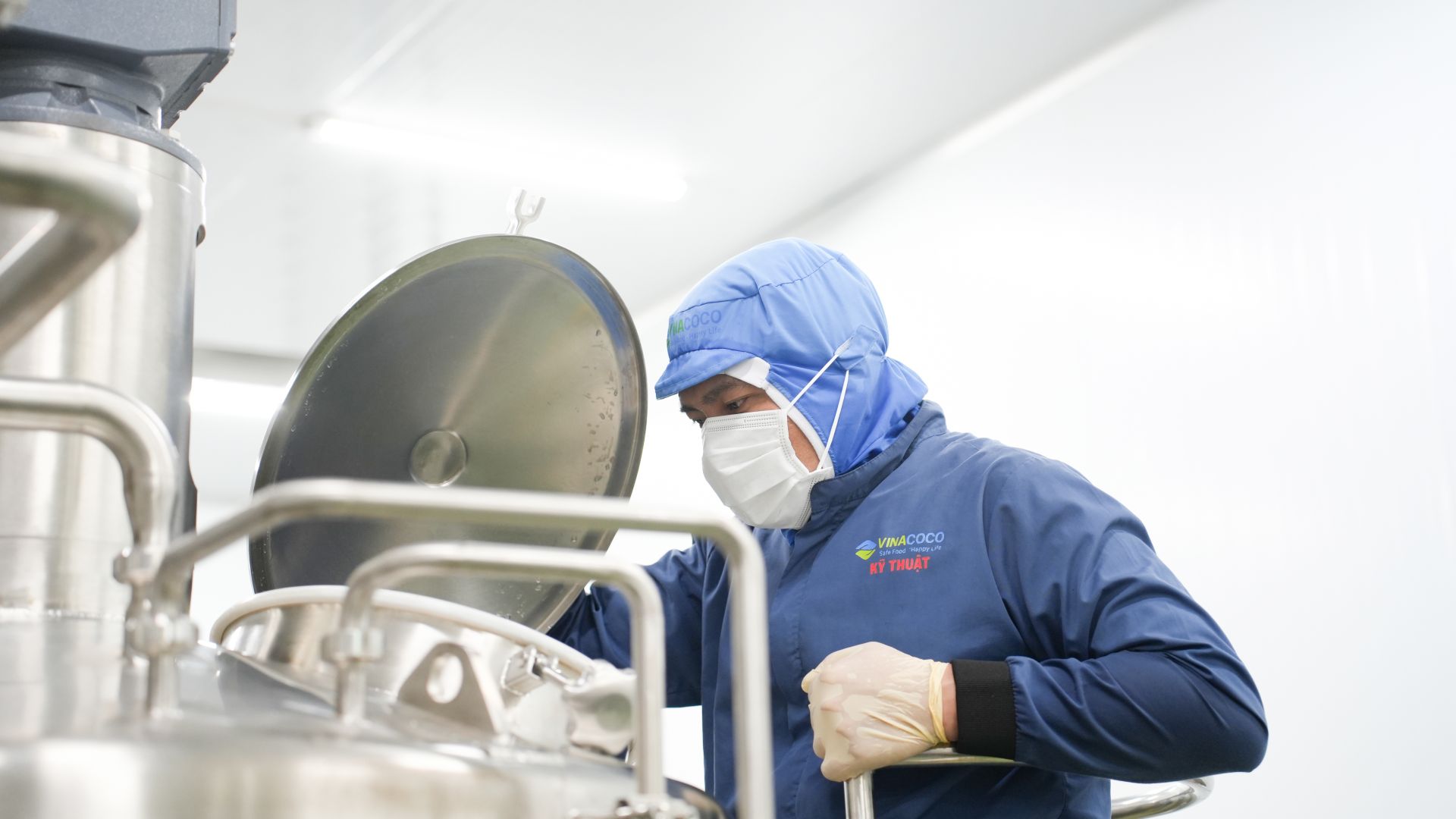 Nhà máy Vinacoco: “Trái tim” vận hành dây chuyền sản xuất thạch dừa của GC Food.