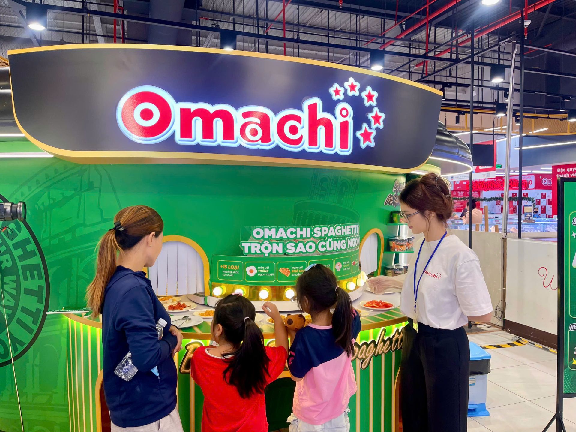 Omachi - thương hiệu thực phẩm tiện lợi thuộc Masan Consumer thường xuyên tạo những hoạt động mới mẻ sáng tạo để người tiêu dùng tha hồ trải nghiệm Omachi - thương hiệu thực phẩm tiện lợi thuộc Masan Consumer thường xuyên tạo những hoạt động mới mẻ sáng tạo để người tiêu dùng tha hồ trải nghiệm