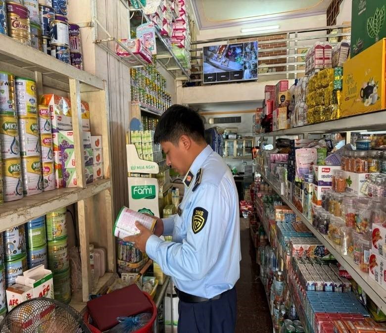 Đội QLTT số 8 Lào Cai tích cực kiểm tra, xử lý vi phạm tại khu vực Văn Bàn