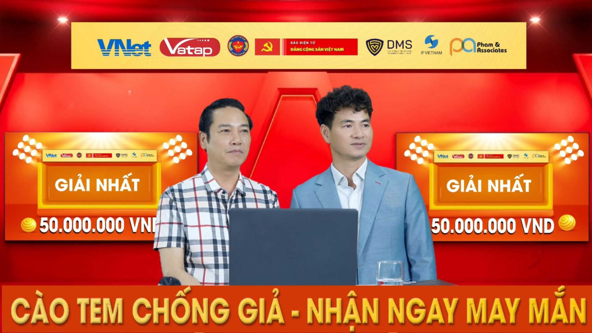 Ông Nguyễn Công Dũng, nguyên Tổng Biên tập Báo điện tử Đảng Cộng sản Việt Nam tham gia quay thưởng tại Chương trình