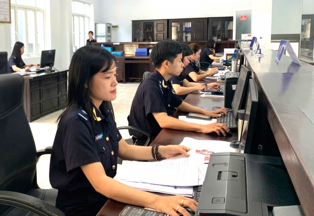 Hoạt động nghiệp vụ tại Hải quan Thủy An (Chi cục Hải quan khu vực IX). Ảnh: QH