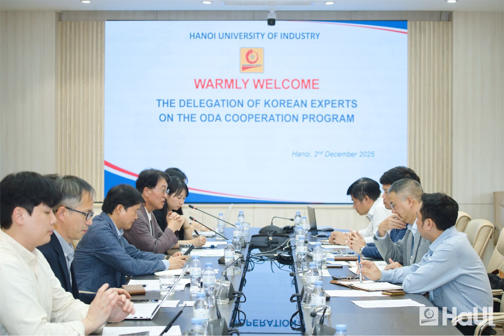 Buổi làm việc giữa HaUI và Đoàn chuyên gia Hàn Quốc trong Chương trình Hợp tác ODA
