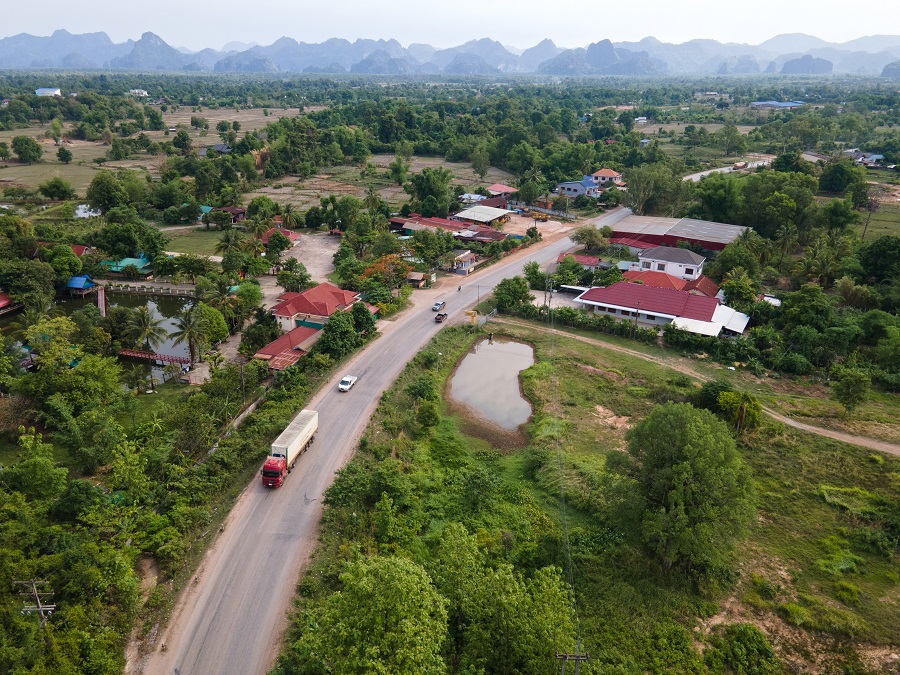 Lào phát triển các tuyến cao tốc theo hướng Bắc - Nam và Đông - Tây, tạo mạng lưới giao thông huyết mạch xuyên suốt đất nước. Ảnh: TTXVN