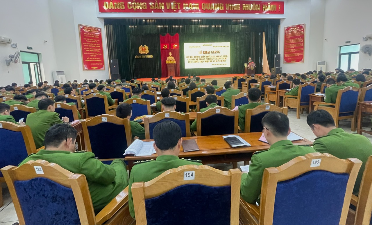 Khai giảng lớp bồi dưỡng kiến thức bảo đảm an ninh, an toàn hệ thống cơ sở dữ liệu quốc gia về dân cư