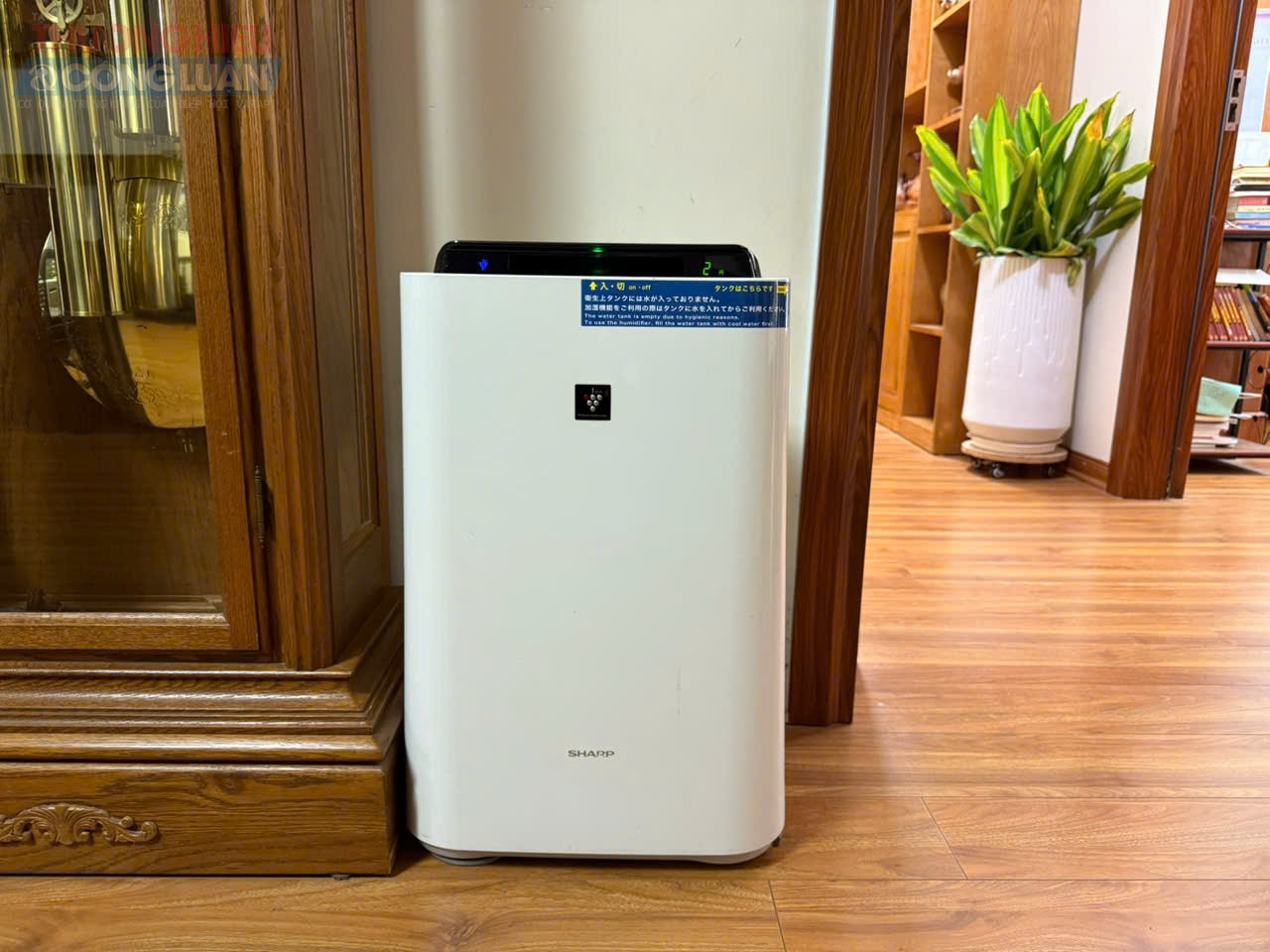 Nhiều gia đình sử dụng máy lọc không khí để giảm tác hại bụi mịn trong nhà.