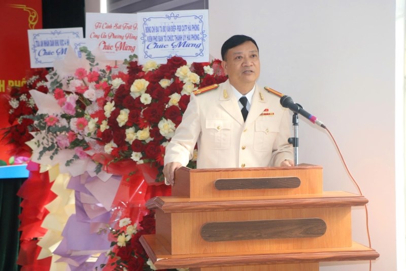 Trung tá Hoàng Xuân Hiển phát biểu nhận nhiệm vụ trên cương vị Trưởng Công an đặc khu Cát Hải/