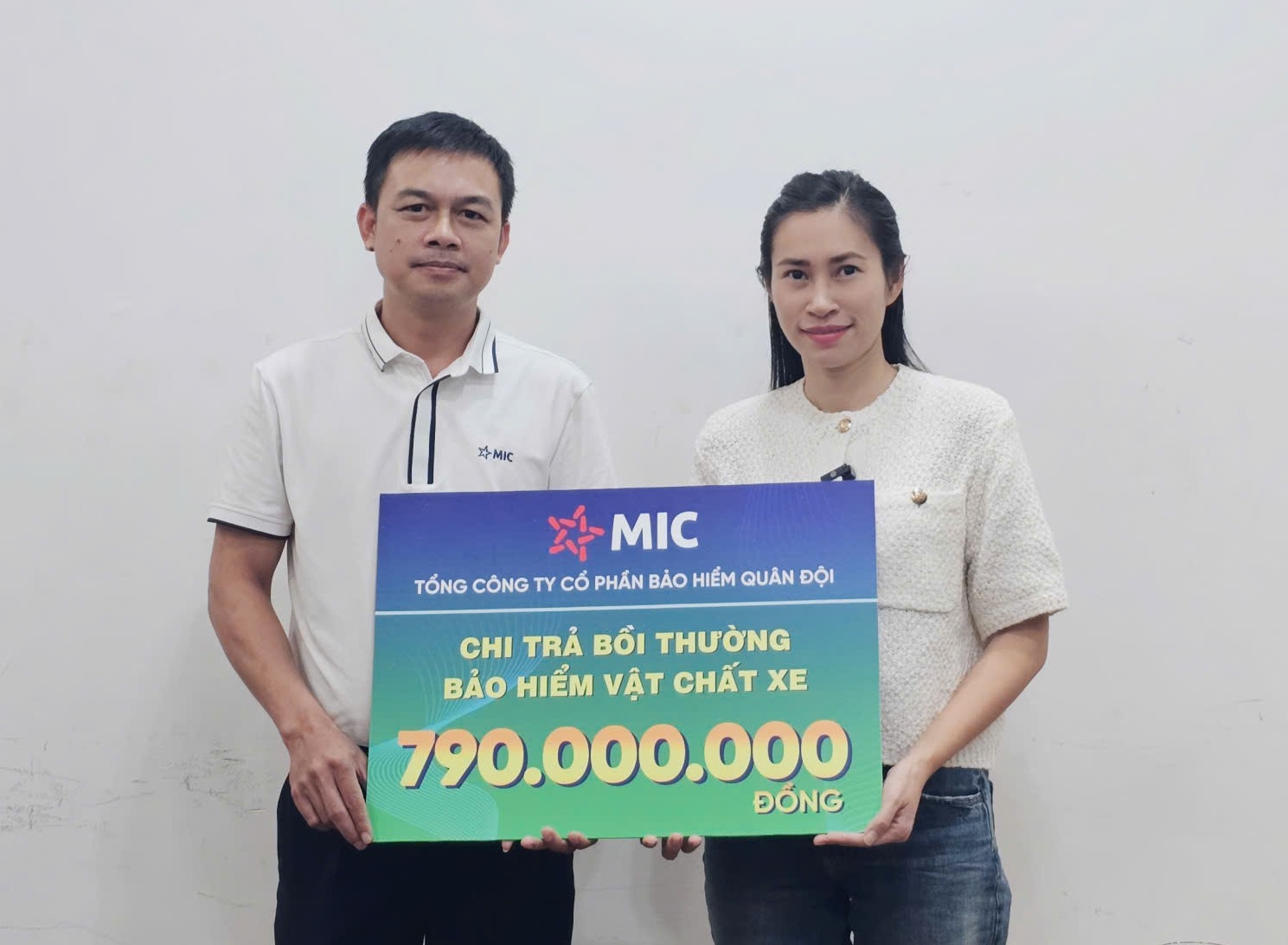 Khách hàng được hỗ trợ chi trả bảo hiểm vật chất xe sau khi hoàn thiện hồ sơ tổn thất theo quy định.