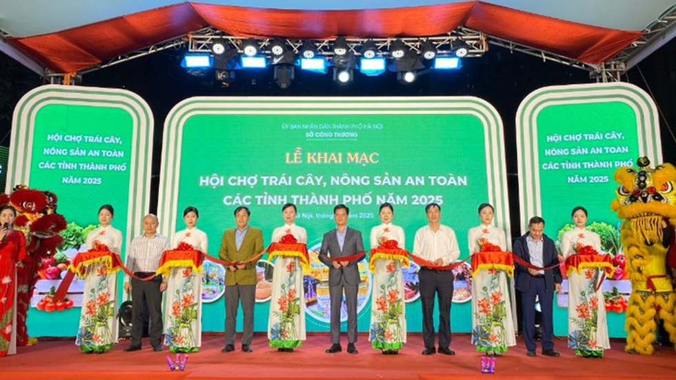 Hà Nội khai mạc Hội chợ trái cây và nông sản an toàn 2025, mở rộng kết nối tiêu thụ cuối năm