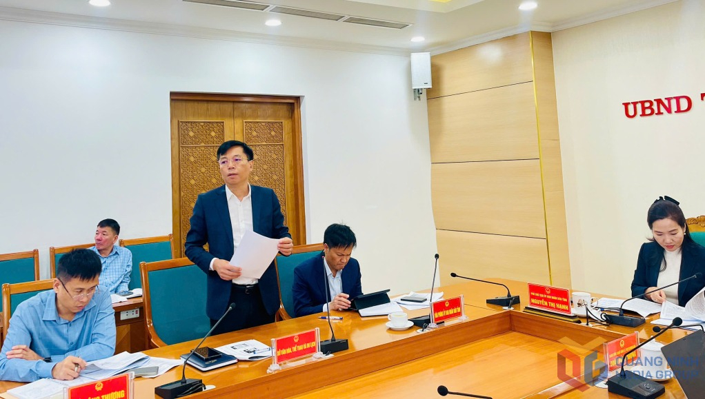 Đại diện Sở VH,TT&DL Quảng Ninh phát biểu ý kiến tại cuộc làm việc.