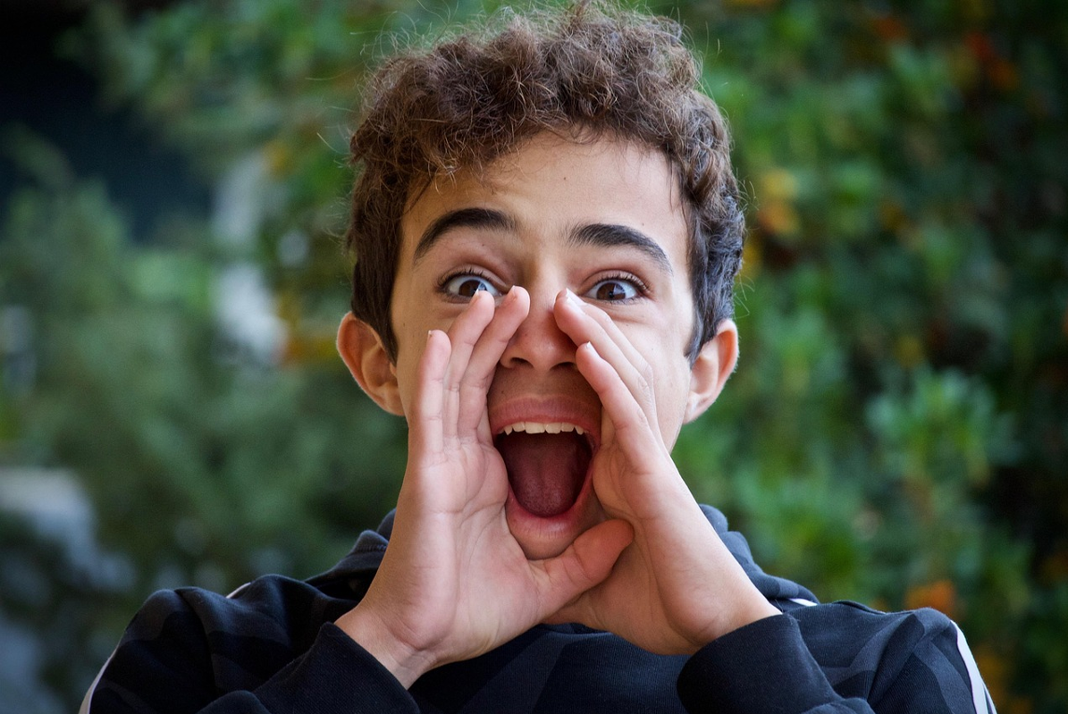 La hét làm tăng nguy cơ khàn tiếng mất giọng