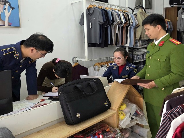 QLTT Quảng Trị: Kiểm tra, xử lý 4 vụ vi phạm, thu nộp ngân sách số tiền xử phạt 63,5 triệu đồng