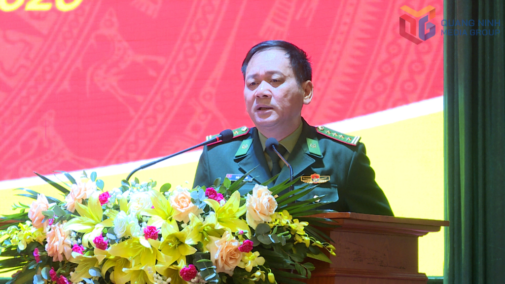 Đại tá Trần Văn Thanh, Phó Chỉ huy trưởng, Tham mưu trưởng Ban Chỉ huy BĐBP tỉnh Quảng Ninh, tham luận tại hội nghị.