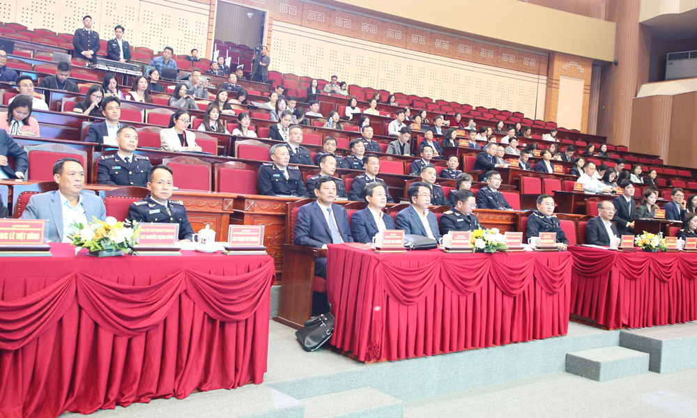 Các đại biểu tham dự hội nghị.