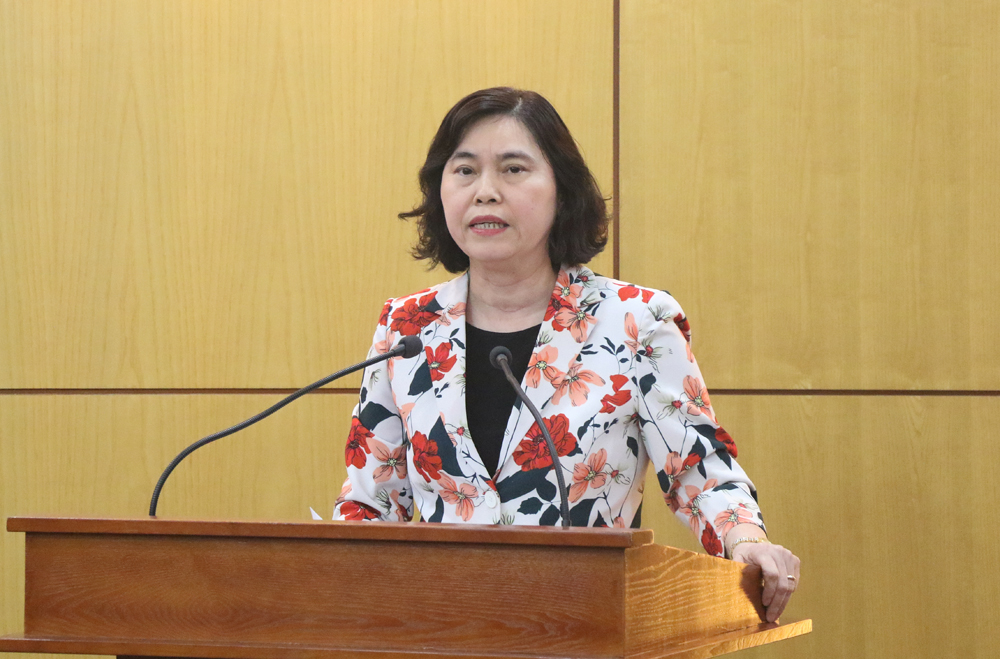 Đồng chí Trần Thị Hằng phát biểu tại buổi họp báo. Đồng chí Trần Thị Hằng phát biểu tại buổi họp báo.