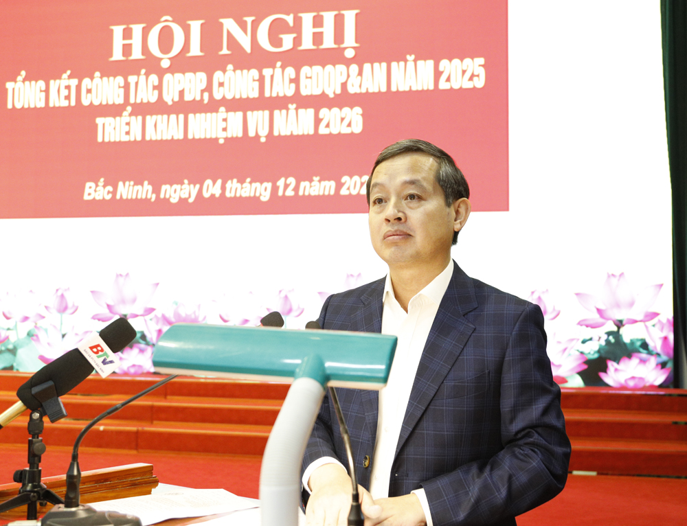 Phạm Hoàng Sơn, Phó Bí thư Tỉnh ủy, Chủ tịch UBND tỉnh phát biểu tại hội nghị. Phạm Hoàng Sơn, Phó Bí thư Tỉnh ủy, Chủ tịch UBND tỉnh phát biểu tại hội nghị.