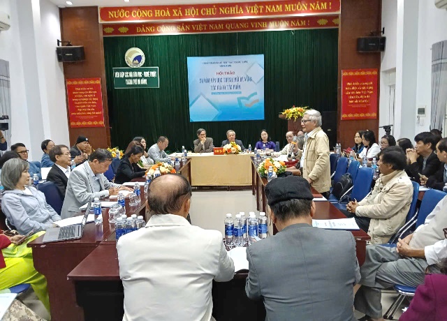 Nhìn lại chặng đường phát triển 50 năm Văn học thành phố Đà Nẵng