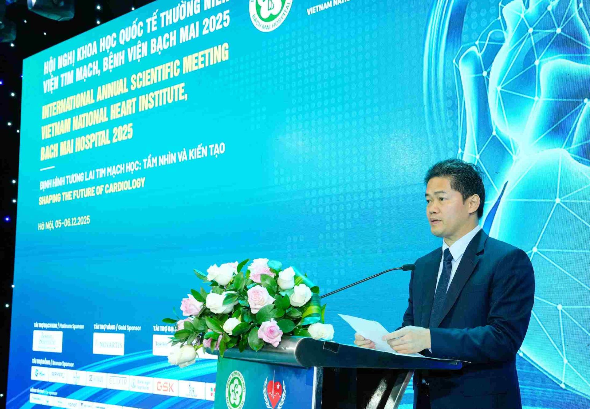 TS.BS Vũ Mạnh Hà - Thứ trưởng Thường trực Bộ Y tế cảnh báo, bệnh tim mạch là nguyên nhân tử vong hàng đầu trong nhóm bệnh không lây nhiễm tại Việt Nam, với khoảng 200.000 ca mỗi năm. (Ảnh: Thế Anh) TS.BS Vũ Mạnh Hà - Thứ trưởng Thường trực Bộ Y tế cảnh báo, bệnh tim mạch là nguyên nhân tử vong hàng đầu trong nhóm bệnh không lây nhiễm tại Việt Nam, với khoảng 200.000 ca mỗi năm. (Ảnh: Thế Anh)