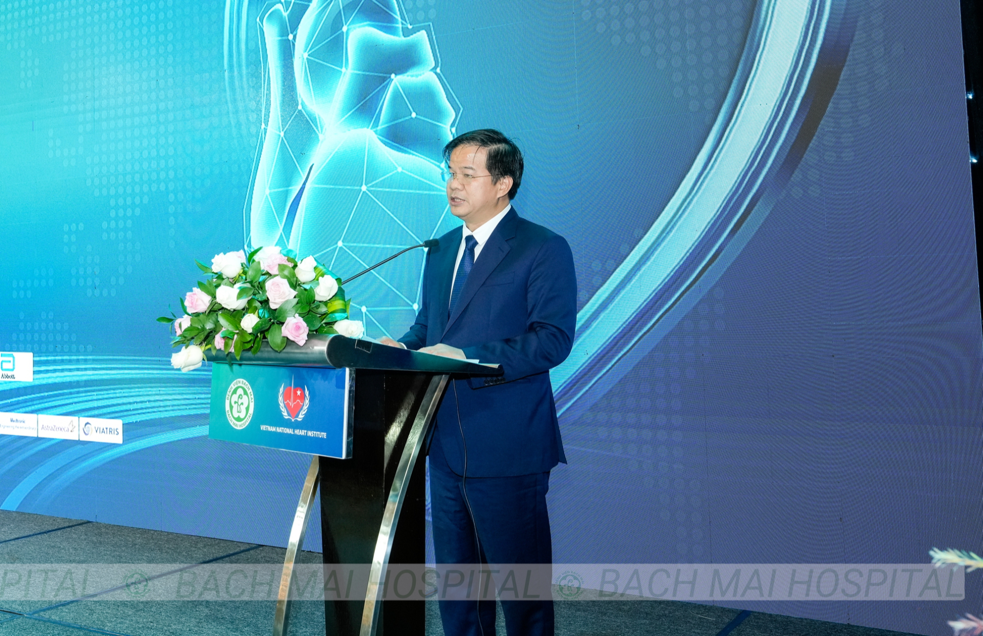 PGS.TS Đào Xuân Cơ, Giám đốc Bệnh viện Bạch Mai phát biểu. PGS.TS Đào Xuân Cơ, Giám đốc Bệnh viện Bạch Mai phát biểu.