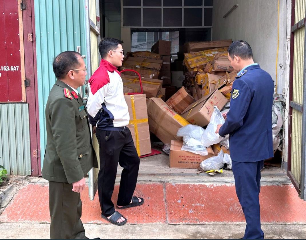 Sơn La: Triệt phá kho hàng phụ tùng xe máy giả mạo, trị giá hơn 1,2 tỷ đồng