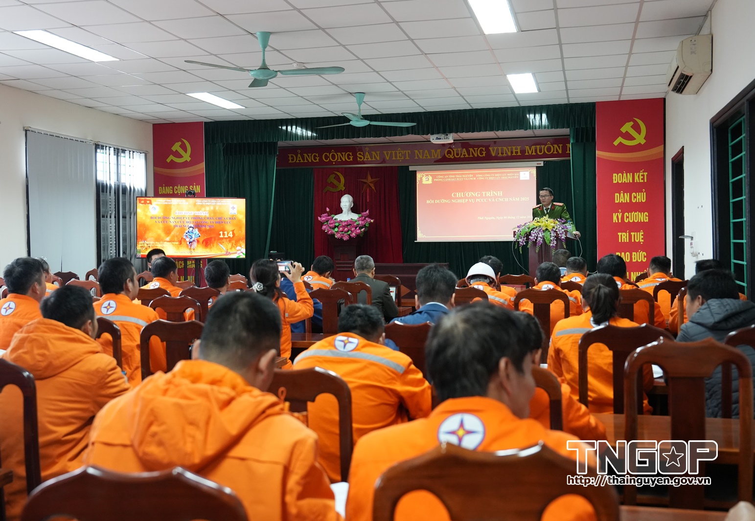 Công ty Điện lực Thái Nguyên nâng cao năng lực ứng phó cháy nổ cho hơn 300 cán bộ công nhân viên