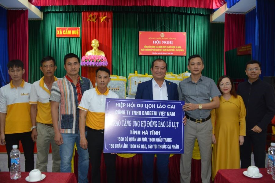 Hỗ trợ học sinh Hà Tĩnh khắc phục hậu quả thiên tai