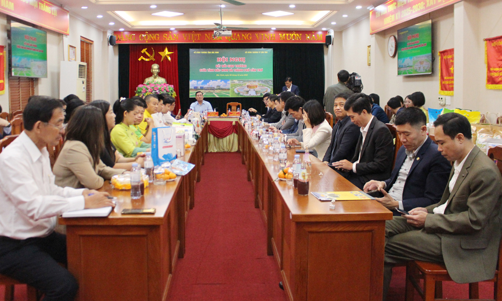 Toàn cảnh hội nghị.