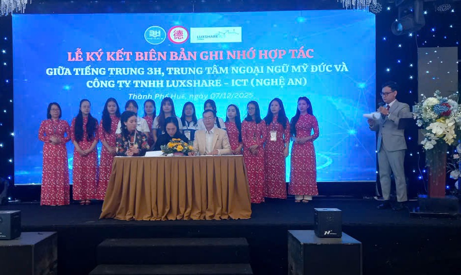 Ký kết hợp tác với các doanh nghiệp Ký kết hợp tác với các doanh nghiệp