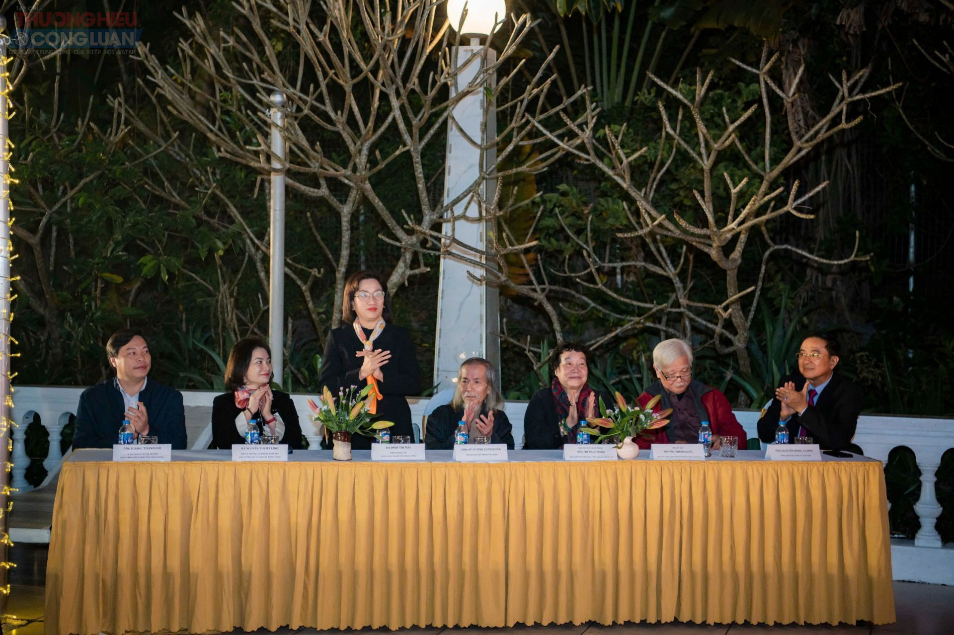 Các đại biểu dự sự kiện. Các đại biểu dự sự kiện.