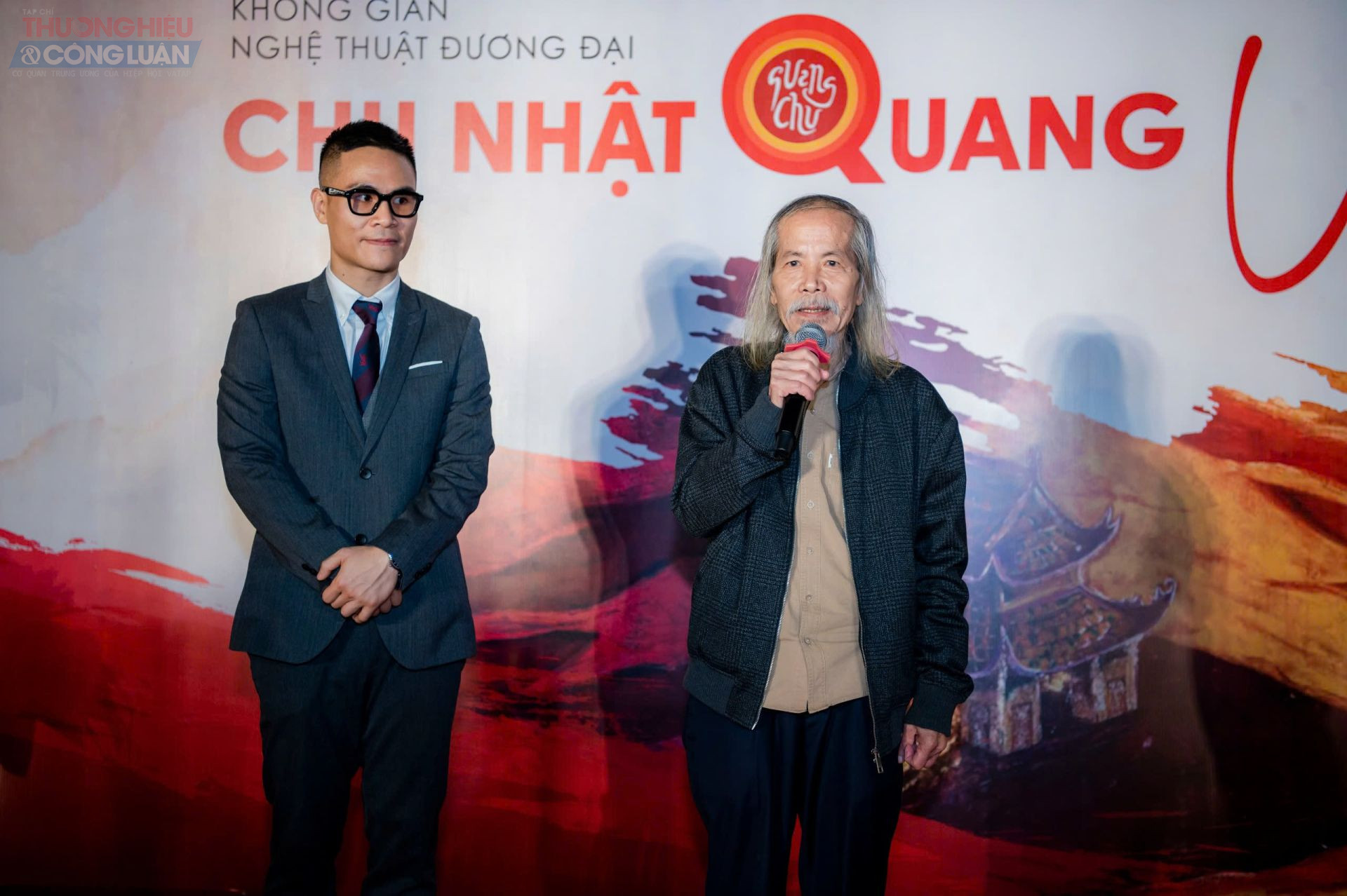 Hoạ sĩ Lương Xuân Đoàn chia sẻ tại sự kiện. Hoạ sĩ Lương Xuân Đoàn chia sẻ tại sự kiện.