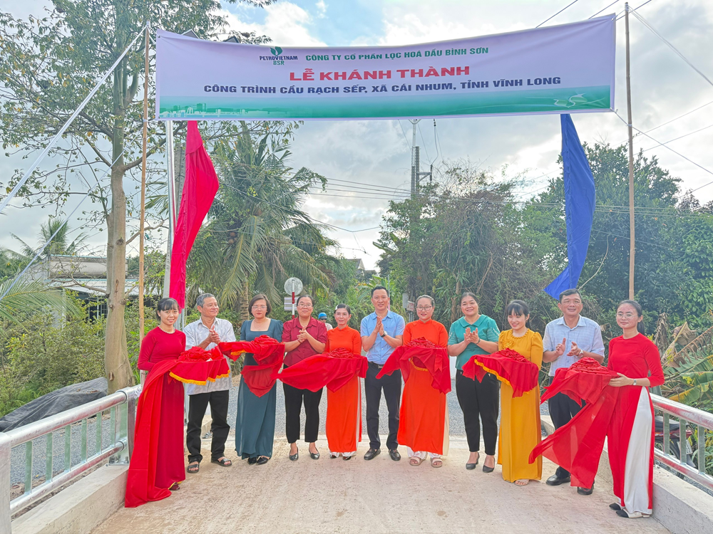 Lọc hóa dầu Bình Sơn khánh thành cầu giao thông nông thôn tại Vĩnh Long