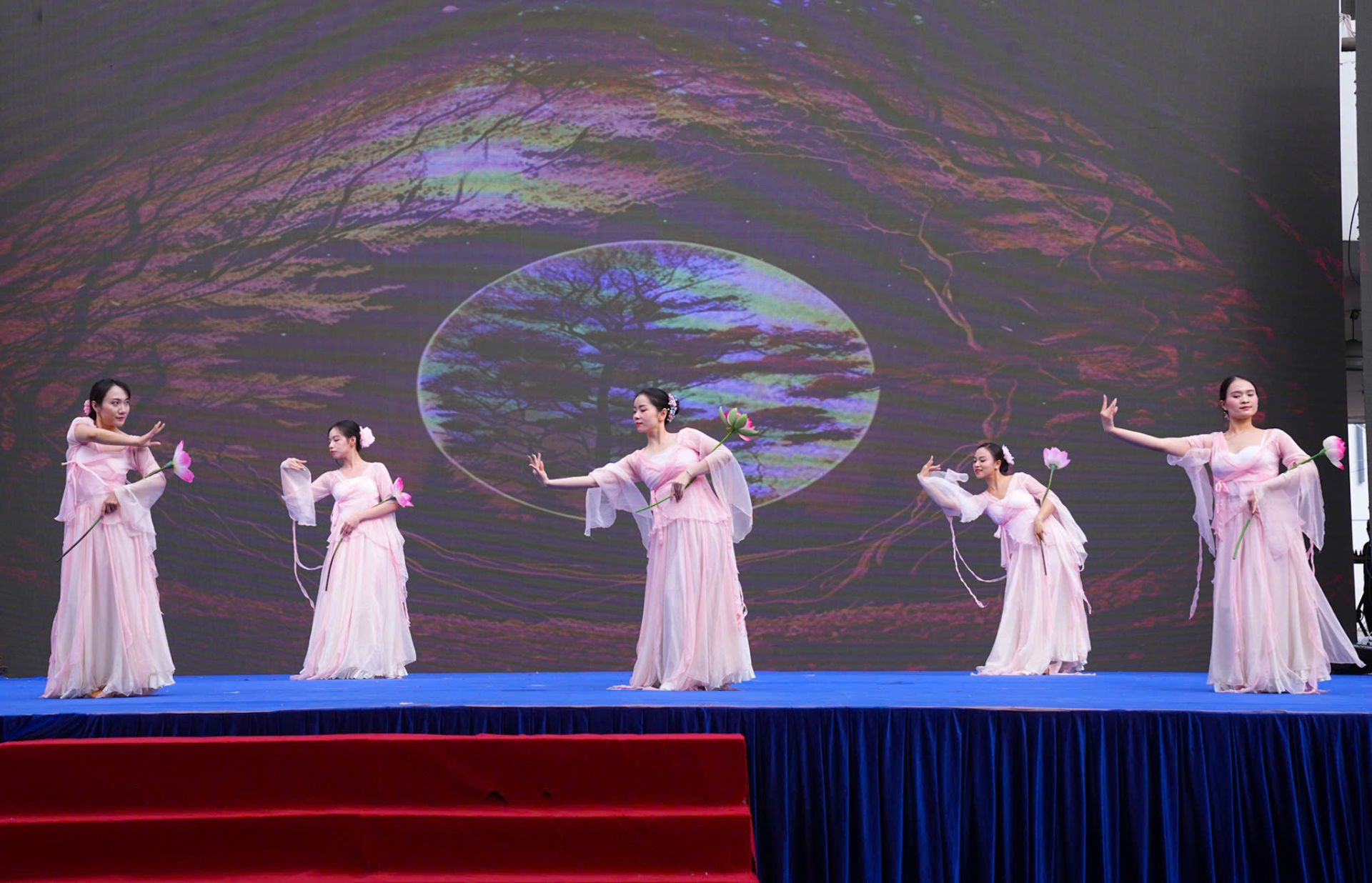 Hải Phòng: Liên hoan văn nghệ các câu lạc bộ hưởng ứng chương trình Ngày hội Việc làm lần thứ nhất 2025