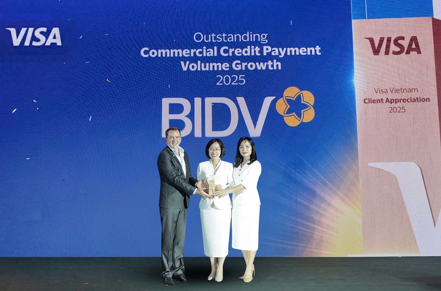 BIDV - “Ngân hàng tăng trưởng vượt trội doanh số chi tiêu thẻ tín dụng doanh nghiệp” 2 năm liên tiếp BIDV - “Ngân hàng tăng trưởng vượt trội doanh số chi tiêu thẻ tín dụng doanh nghiệp” 2 năm liên tiếp